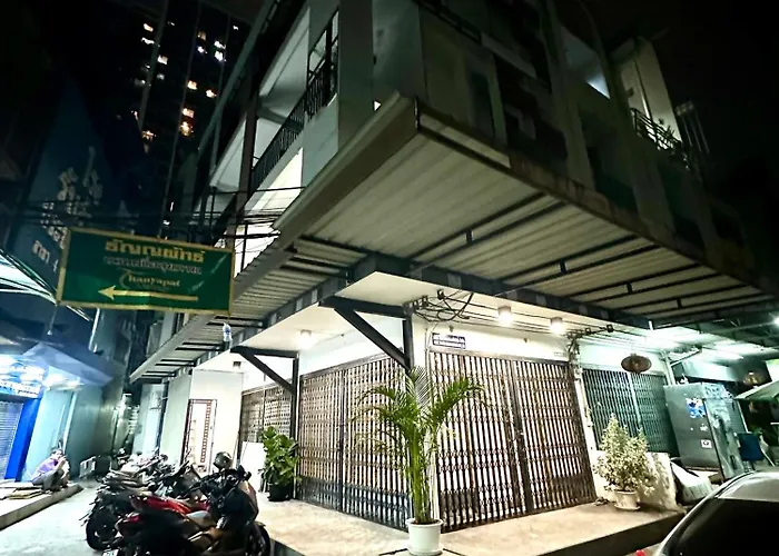 The White Den Chatuchak