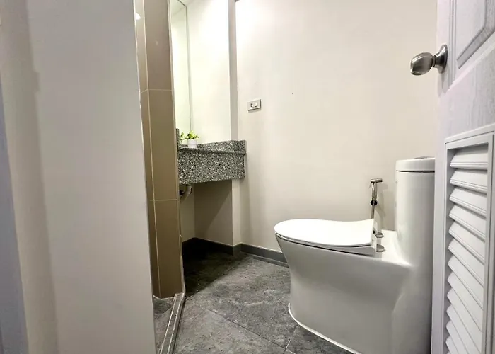 Hostel The White Den Chatuchak *