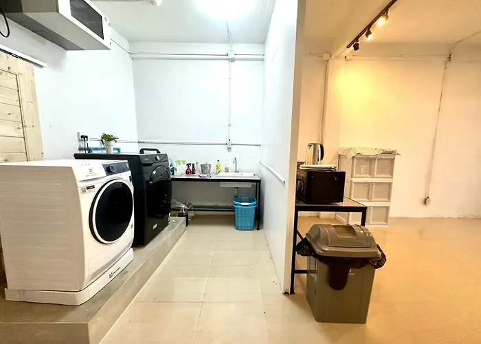 Hostel The White Den Chatuchak Bangkok