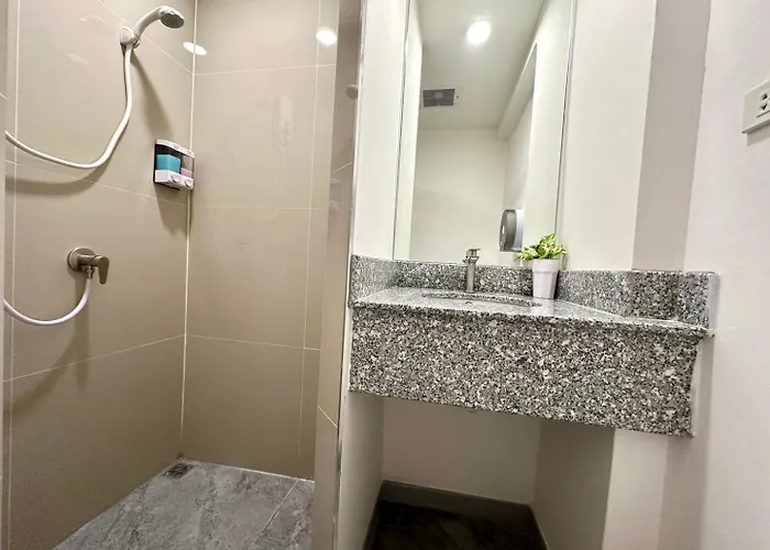 Hostel The White Den Chatuchak Bangkok