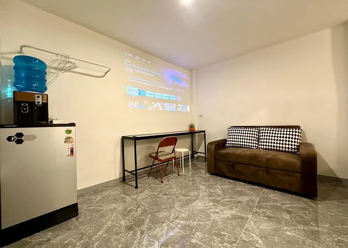 Hostel The White Den Chatuchak *