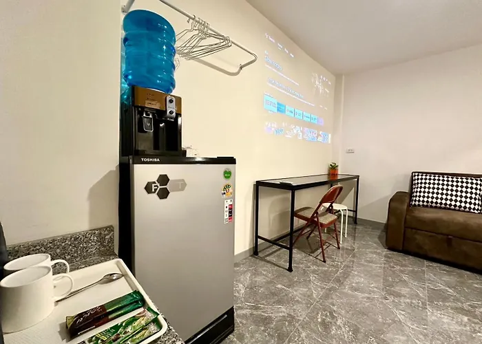 Hostel The White Den Chatuchak Bangkok